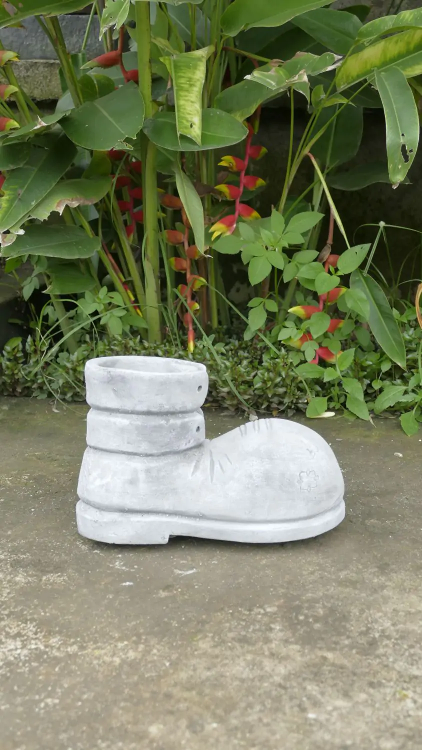  Product image 2 of the product “Sepatu - Shoe, 28,5 cm L | cast stone ”